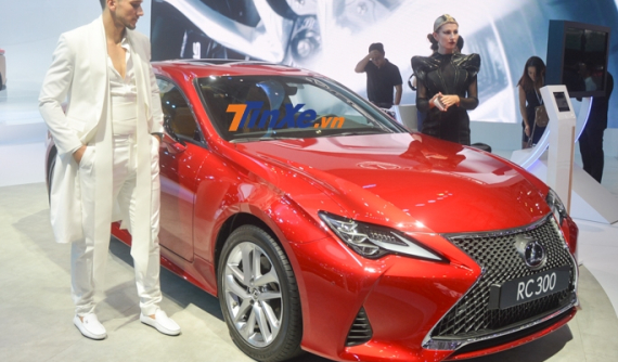 Coupe thể thao Lexus RC 300 2019 giá 3,3 tỷ đồng tại Việt Nam