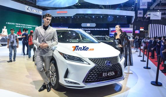Lexus RX450h vừa ra mắt tại triển lãm  VMS 2019 đã có người đặt mua