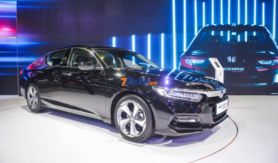 Giá từ 1,319 tỷ đồng, Honda Accord 2019 lấy gì đối đầu với Toyota Camry 2019?