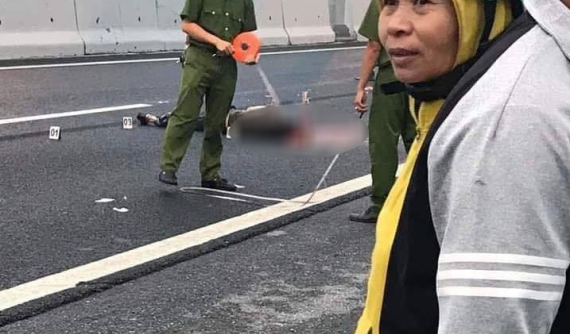 Đi bộ trên cao tốc Hạ Long - Hải Phòng, thanh niên bị ô tô tông tử vong lúc rạng sáng