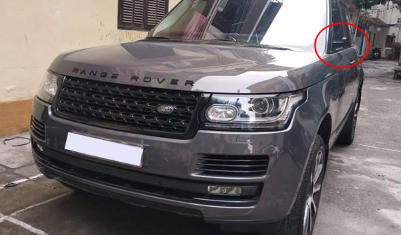 Hà Nội: Đỗ cùng ba chiếc ô tô khác nhưng chỉ cặp gương hơn 100 triệu đồng của Range Rover bị lấy đi