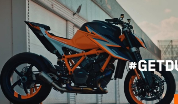 Video: Super naked KTM 1290 Super Duke R 2020 xuất hiện chính thức trước ngày ra mắt