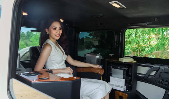 Thử tài quan sát: Hoa hậu Trần Tiểu Vy đang ngồi trong khoang lái mẫu xe nào?