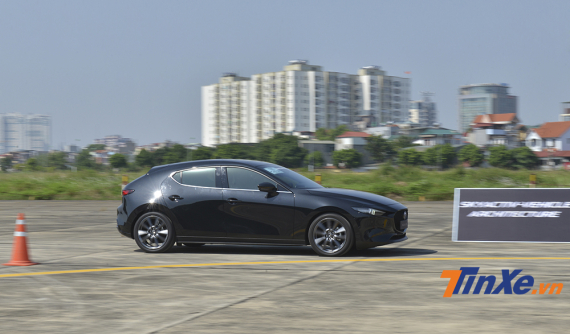 Vì sao Mazda3 2020 sử dụng hệ thống treo sau dạng thanh dầm xoắn thay vì liên kết đa điểm?