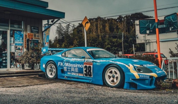 Chiếc xe đua Toyota Supra 1999 này đã bị bỏ rơi một cách đáng tiếc trong 15 năm qua