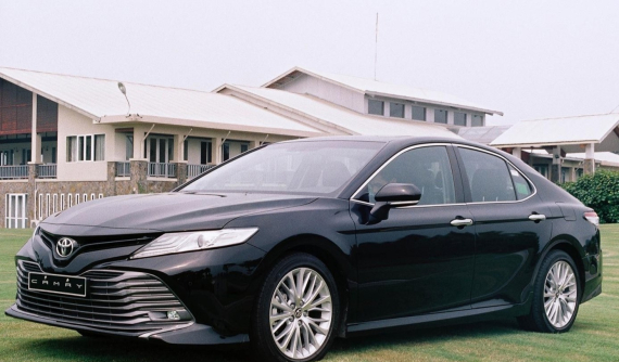 Thách thức Honda Accord 2020, Toyota Camry lập kỷ lục doanh số trong tháng 10