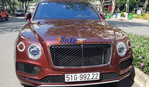 Bentley Bentayga V8 Mulliner độc nhất Việt Nam đã có biển số
