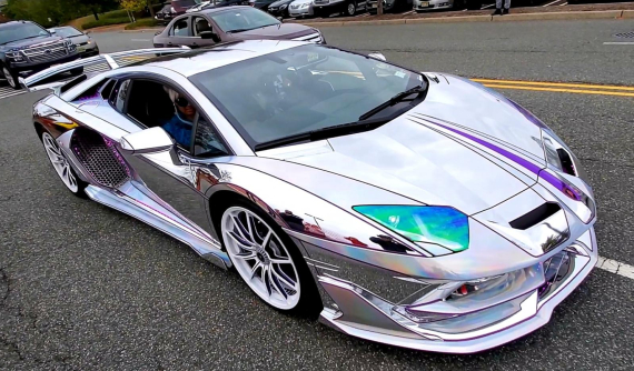 "Bắt gặp" siêu xe Lamborghini Aventador SVJ bọc crôm ba chiều sáng loáng trên đường phố