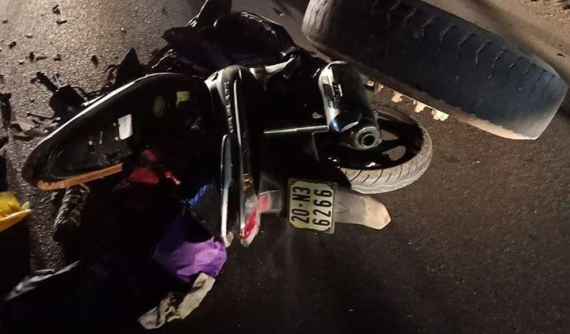 Thái Nguyên: Người đi xe máy nhập viện vì bị bánh xe ben văng trúng