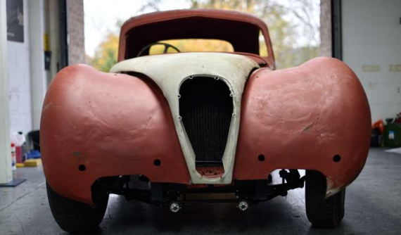 Vua tốc độ một thời Jaguar XK120 dự kiến có giá 3 tỷ đồng dù trông như "xe đồng nát"