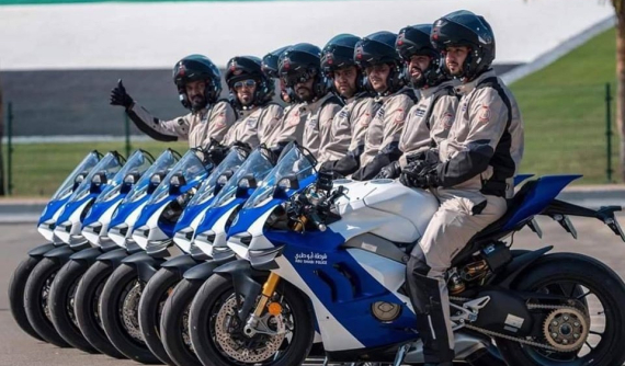 Cảnh sát Abu Dhabi "tậu" nguyên dàn siêu mô tô Ducati Panigale V4 R để làm xe tuần tra
