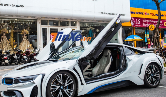 "Soái ca" Đà Nẵng chi trăm triệu đồng độ body kit cho BMW i8
