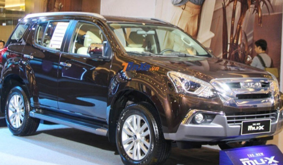 Hy vọng thoát ế, Isuzu mu-X được giảm giá tới 80 triệu đồng trong tháng cuối cùng của năm