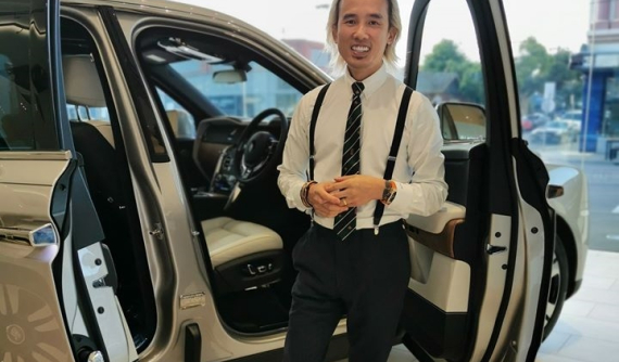 Doanh nhân Việt tậu xe Rolls-Royce Cullinan có bầu trời sao được lấy từ chính ngày sinh của mình