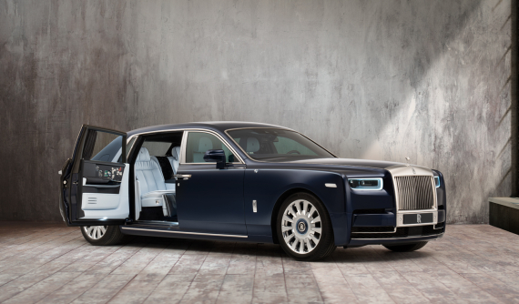 Diện kiến Rolls-Royce Phantom "Hoa Hồng" với 1 triệu mũi thêu cực kỳ công