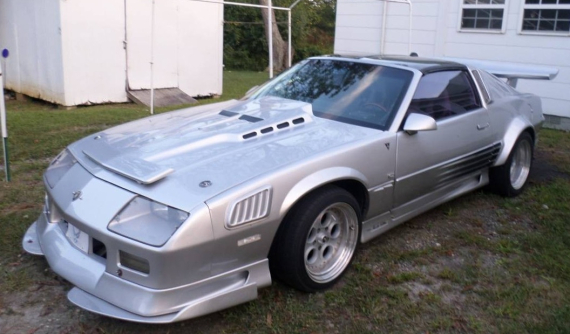 Chiếc Chevrolet Camaro 1991 "đội lốt" Lamborghini này chắc chắn không lừa nổi ai