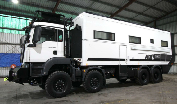 SLRV Commander 8×8 - "Biệt thự hai tầng" trị giá cả triệu USD cho người đam mê off-road