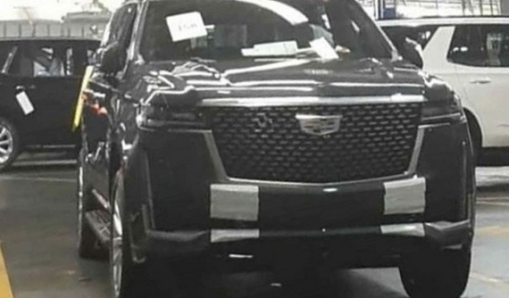 SUV hạng sang cỡ lớn Cadillac Escalade 2021 lộ "ảnh nóng" tại nhà máy