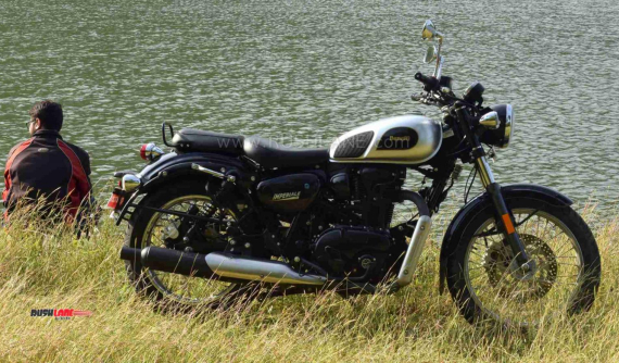 Xế cổ Benelli Imperiale 400 chính thức có mặt tại Việt Nam, giá bán chưa đến 100 triệu đồng