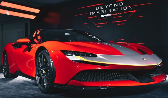 Siêu phẩm hybrid Ferrari SF90 Stradale lần đầu đến Hồng Kông với giá "thách cưới" hơn 22 tỷ đồng