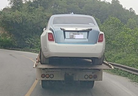 Thêm cực phẩm mang biển Lào vào Việt Nam, lần này là Rolls-Royce Phantom VIII