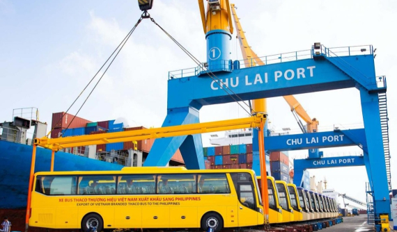 Sau Kia Sedona và Cerato, loạt xe buýt của THACO bắt đầu lên đường “xuất ngoại”