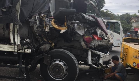 Khánh Hòa: Ô tô tải đổ đèo tông thẳng vào đuôi xe phía trước, tài xế tử vong trong cabin