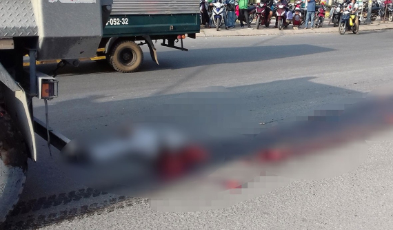 Đồng Nai: Xe máy va chạm với xe ben, thanh niên bị cán đứt lìa người trong ngày cuối năm