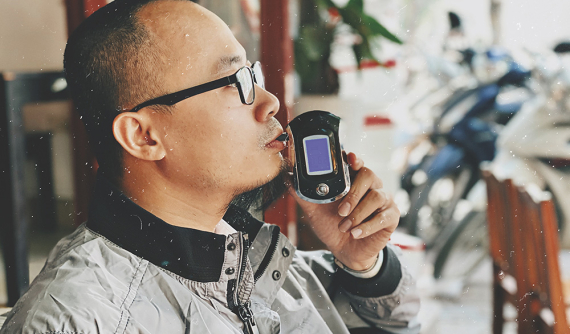 Kiểm nghiệm thực tế việc ăn hoa quả làm tăng nồng độ cồn trong hơi thở