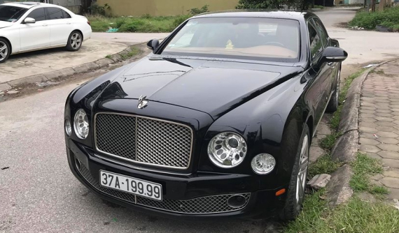 Bentley Mulsanne mang siêu biển tứ quý 9 ở Nghệ An