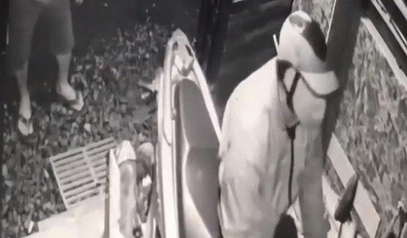 TP Hồ Chí Minh: Trộm phá khóa cửa, đạp gãy khóa cổ xe Honda Vario và dắt đi trong đêm