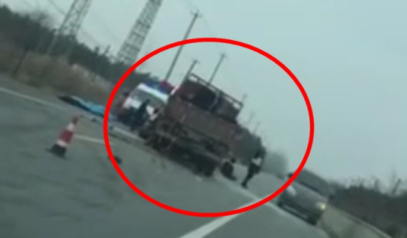 Xe tải lấn làn tông xe khách khiến 8 người tử vong