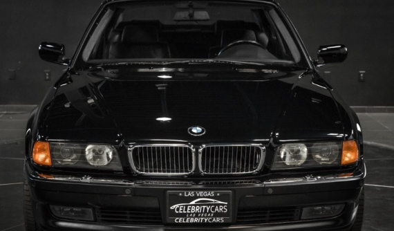 Chiếc BMW 7-Series chở Tupac Shakur khi rapper này bị ám sát được rao bán với giá hơn 40 tỷ đồng