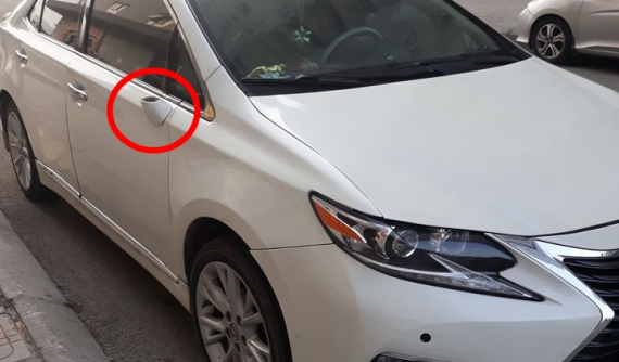 Hà Nội: Sáng mở mắt ra đã thấy xe sang Lexus ES350 hơn 3 tỷ đồng bị kẻ gian vặt gương