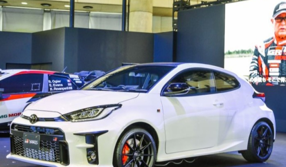 Vén màn Toyota Yaris 2020 lắp động cơ 3 xi-lanh mạnh nhất thế giới, giá không rẻ