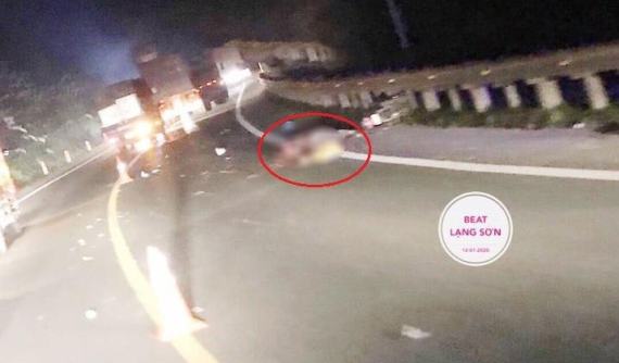 Lạng Sơn: Xe container cán chết người, tài xế chẳng những bỏ chạy mà còn thay lốp để xóa dấu vết