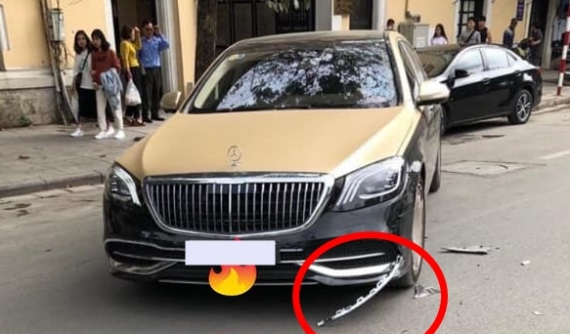 Hà Nội: Honda Lead va chạm với xe siêu sang Mercedes-Maybach S-Class