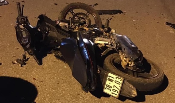 Hà Tĩnh: 2 máy tông trực diện, 2 thanh niên tử vong tại chỗ, 3 người bị thương nặng