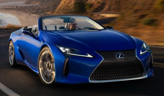 Lexus LC 500 Convertible Inspiration Series mã VIN 100001 được bán đấu giá hơn 46 tỷ đồng