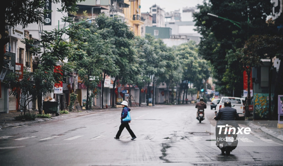 Sáng mùng 1 Tết Canh Tý, Hà Nội bình yên đón năm mới