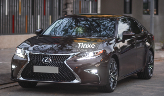 Chi gần 200 triệu đồng để "lên đời" cho Lexus ES350 đời cũ thành phiên bản mới nhất, đáng hay không?