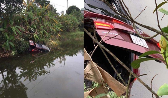 Quảng Ninh: Xe 7 chỗ Hyundai Santa Fe rơi xuống ao, 2 người tử vong thương tâm