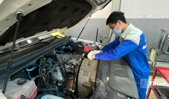 Video kiểm chứng hiện tượng rò rỉ dầu trên xe Ford sử dụng động cơ Bi-Turbo 2.0L