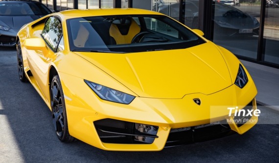 Cận cảnh siêu xe Lamborghini Huracan LP580-2 mới về "làm dâu" Cần Thơ