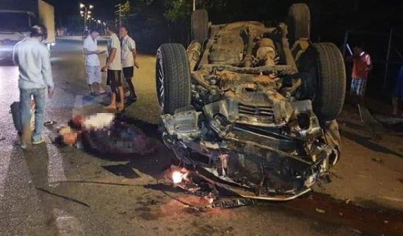 "Thánh lật" Toyota Fortuner ngửa bụng giữa đêm tại Bà Rịa-Vũng Tàu, 7 người thương vong