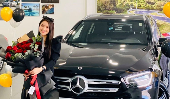 Chê xe Porsche, "quả bom sex" Thuỷ Top tậu Mercedes-Benz GLC 200 4Matic 2020 hơn 2 tỷ đồng