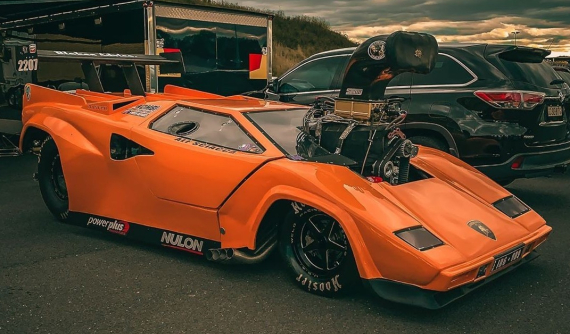 Siêu xe Lamborghini Countach độ 2.500 mã lực này trông như bước ra từ phim hoạt hình