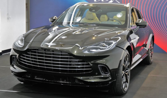 SUV hạng sang cỡ lớn Aston Martin DBX sẽ về Việt Nam đã được giới thiệu ở Hồng Kông