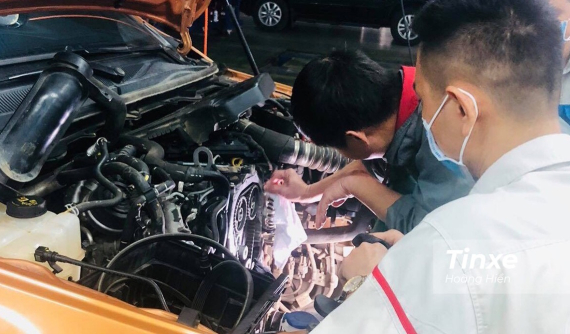 Sau 3 lần sửa chữa, động cơ biturbo của Ford tiếp tục bị rò rỉ dầu