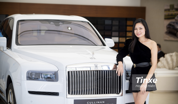Trò chuyện cùng Kim Nhung - mỹ nữ bán tranh chuyển sang bán xe siêu sang Rolls-Royce